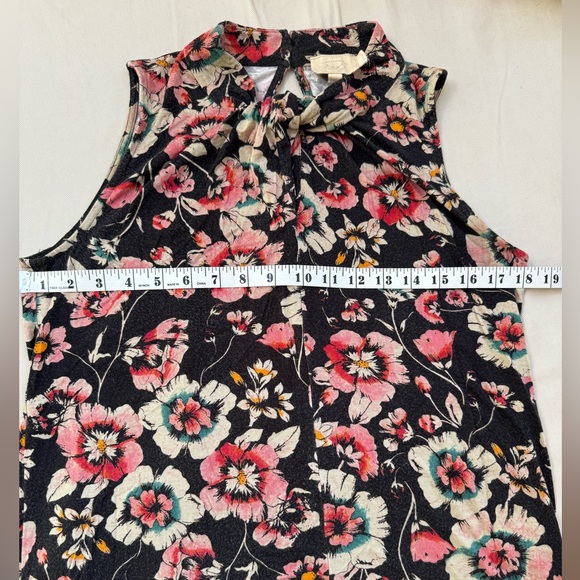 Anthropology flattering, floral sleeveless top with high neck. S. - Picture 3 of 5